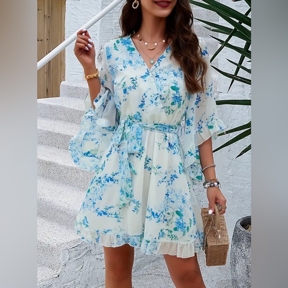 Floral V-Neck Belted Summer Dress - Picture 5 of 6